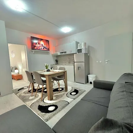 2br Snowflake By Si
