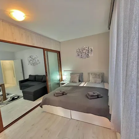 2br Snowflake By Si Bansko