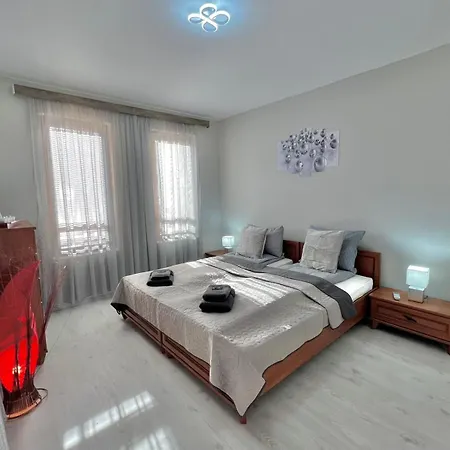 2br Snowflake By Si Bansko