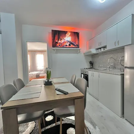 2br Snowflake By Si Bansko