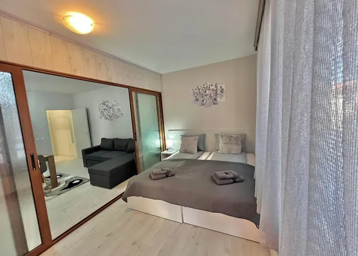 2br Snowflake By Si Bansko