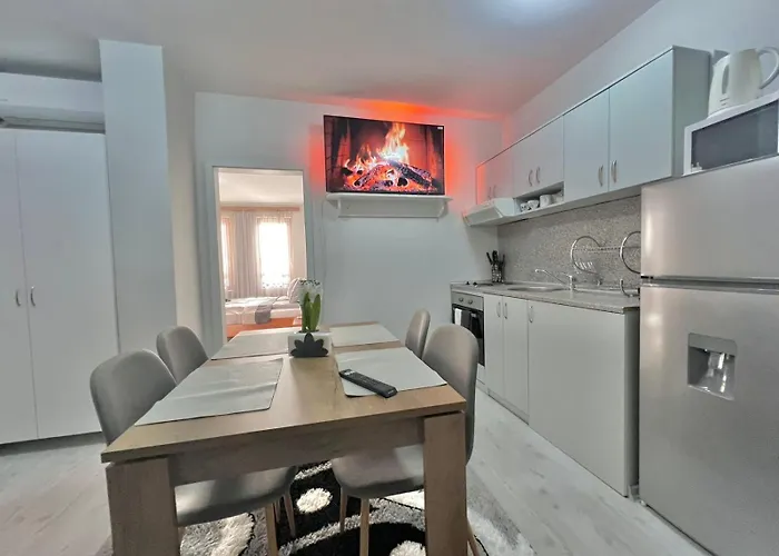 2br Snowflake By Si Bansko